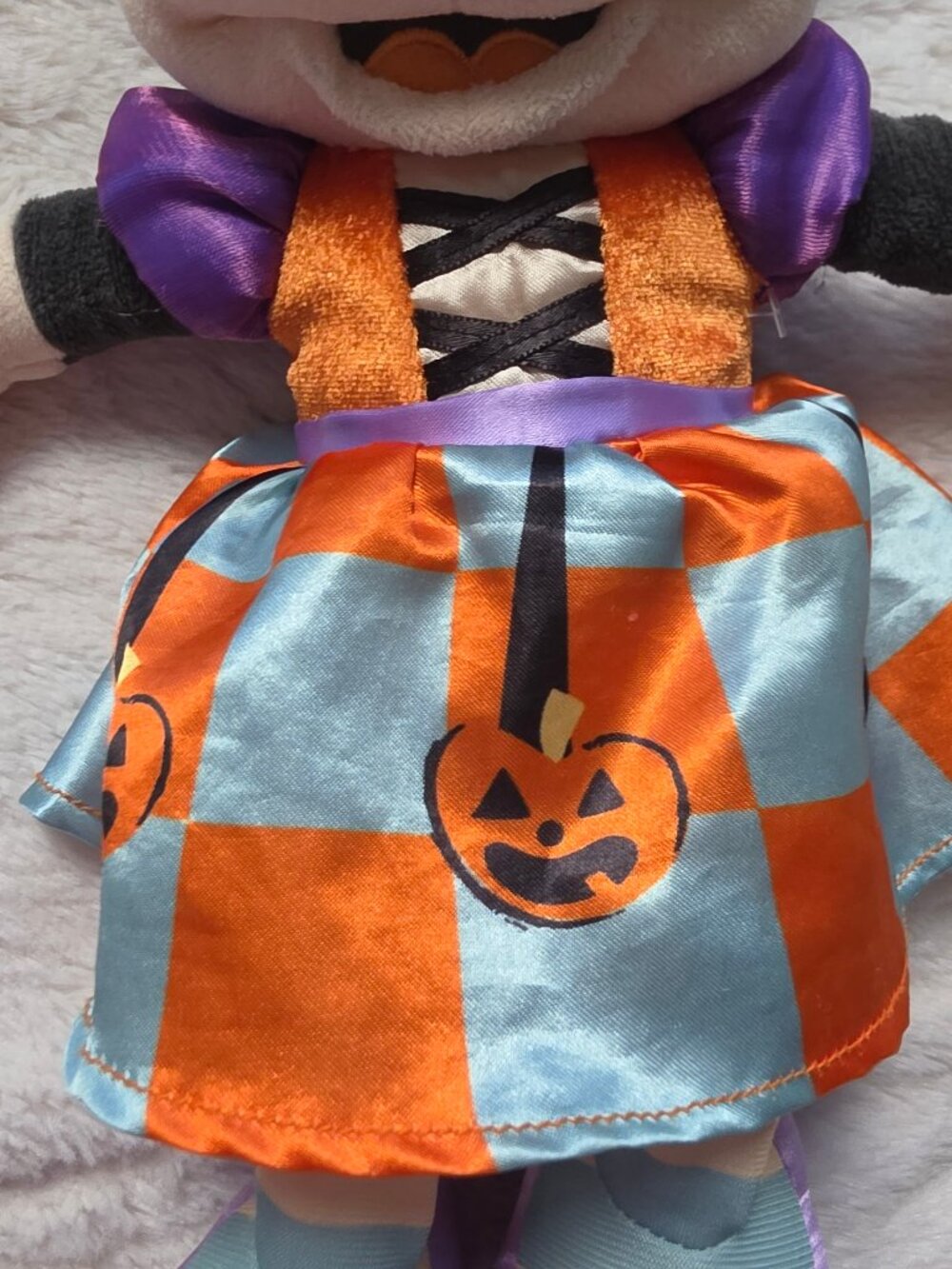 Disney Store 2020 Halloween Minnie Mouse Witch Plush 15" Pumpkin Candy Dress - Picture 3 of 7
